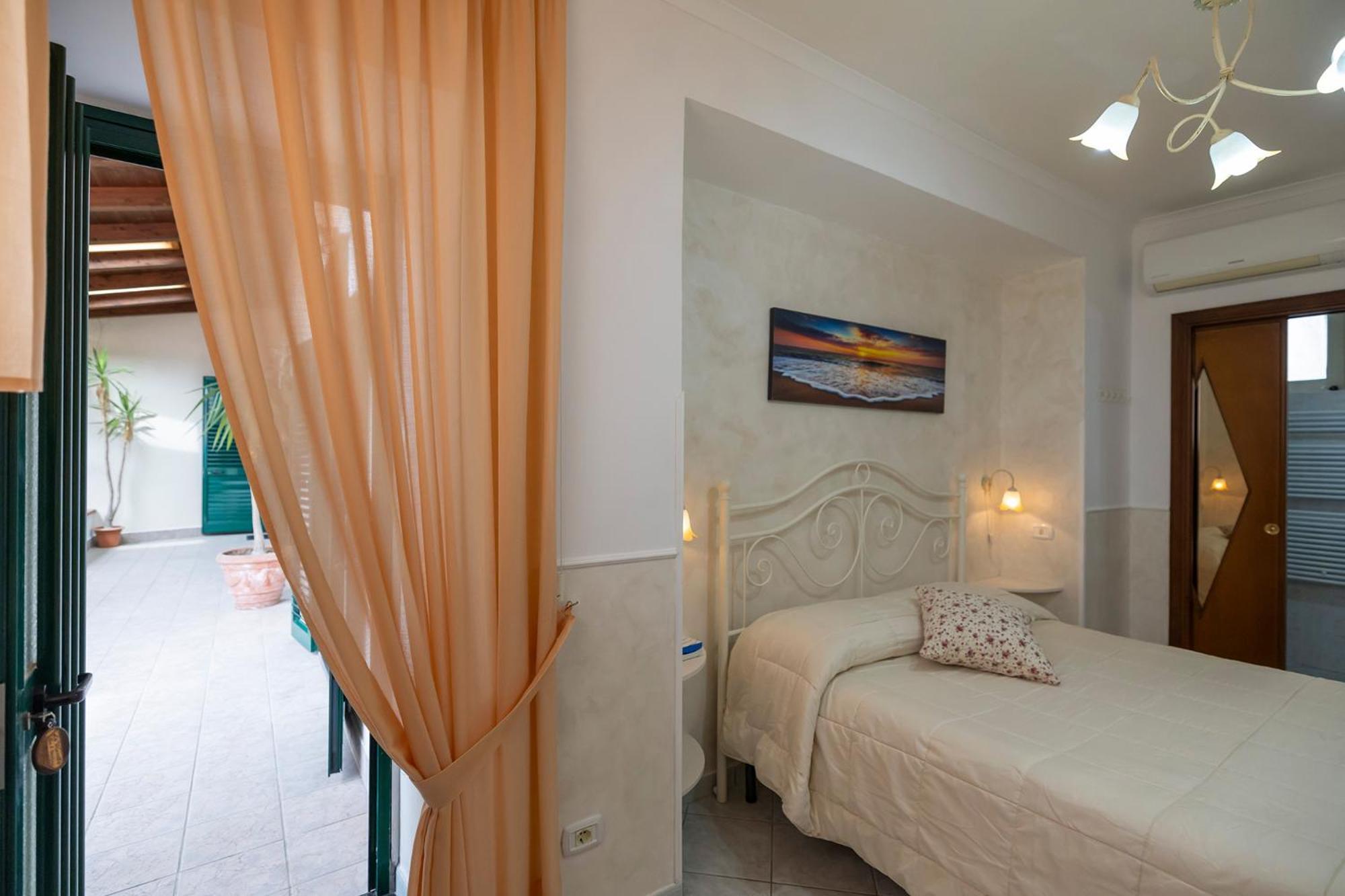 Le Marelle Hotel Furore Room photo